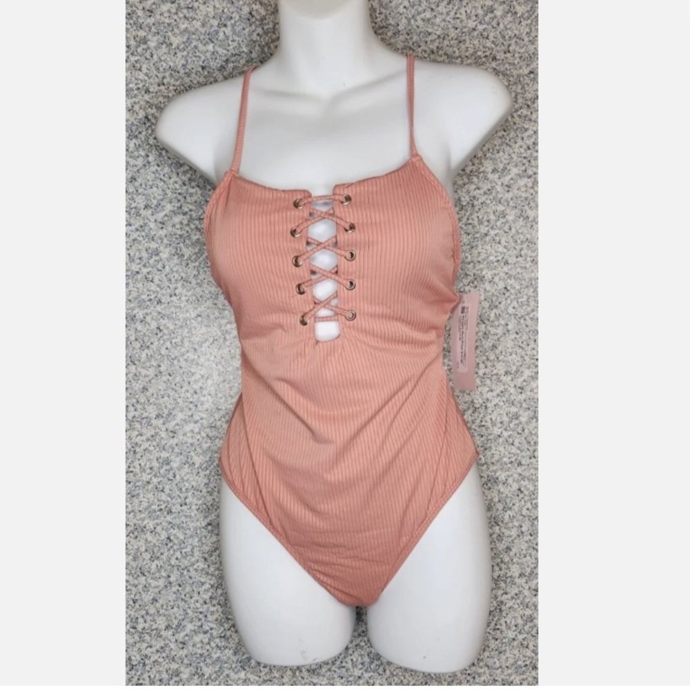 NWT YMI  Lace Up Ribbed 1 Piece Swimsuit Dusty Rose Pink Medium (MSRP $60)